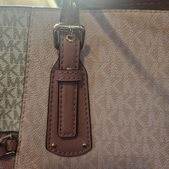 Michael Kors Pink and Whte Women's Tote Bag - Picture 10 of 12